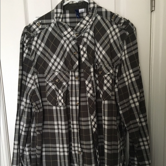 Men's long sleeved button down