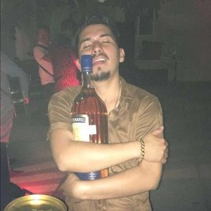 Meet your Posher, Carlos
