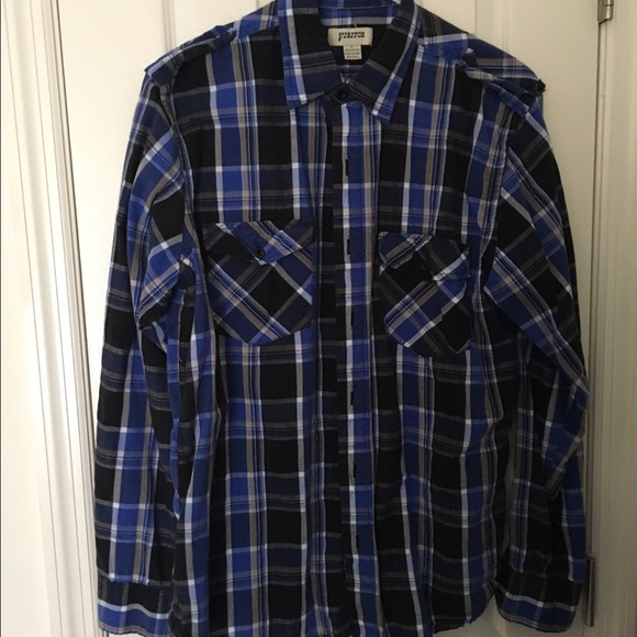 Men's long sleeved button down size L