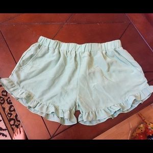 MUST BUNDLE🎀Flowy shorts