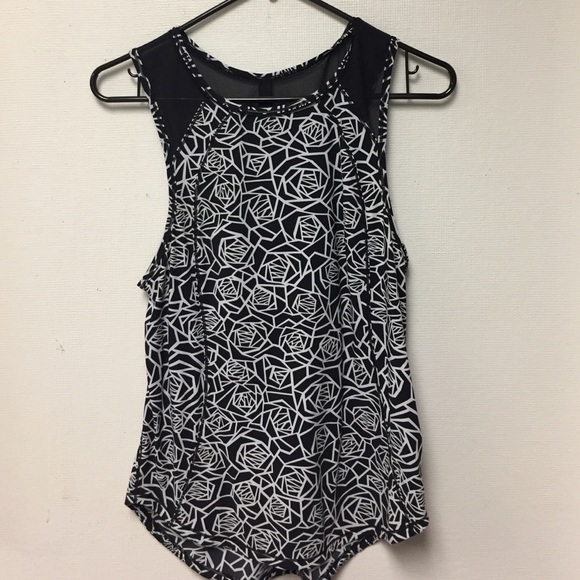 Lululemon tank