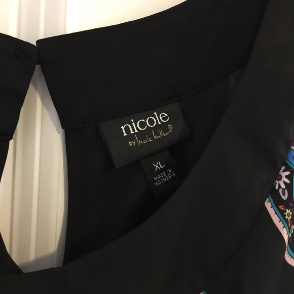 Nicole Miller Block Pattern Top - Picture 2 of 5