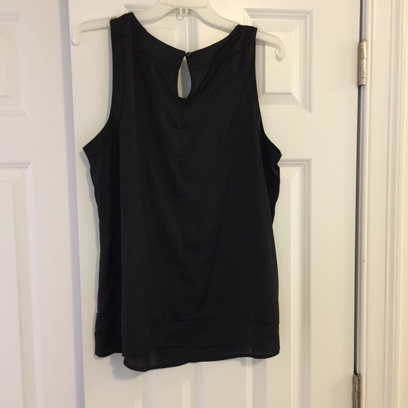 Nicole Miller Block Pattern Top - Picture 3 of 5