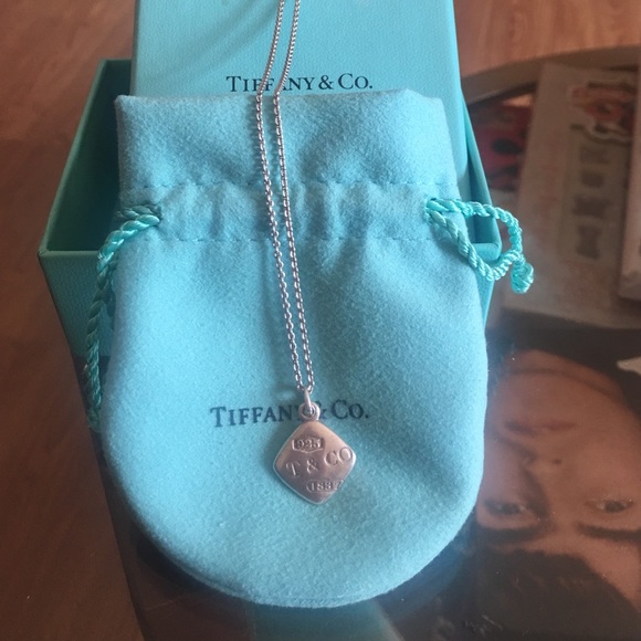 📢 Reduced! 📢 Gorgeous Tiffany & Co necklace.