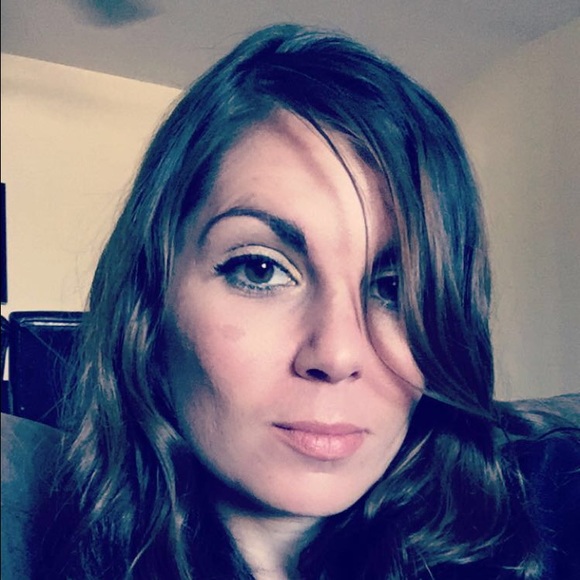 Meet your Posher, Tiffany - Picture 4 of 4