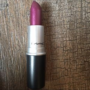 MAC LIPSTICK GLAZE CHIGNON