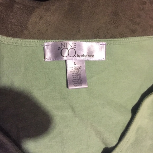 Pretty blouse - Picture 3 of 5