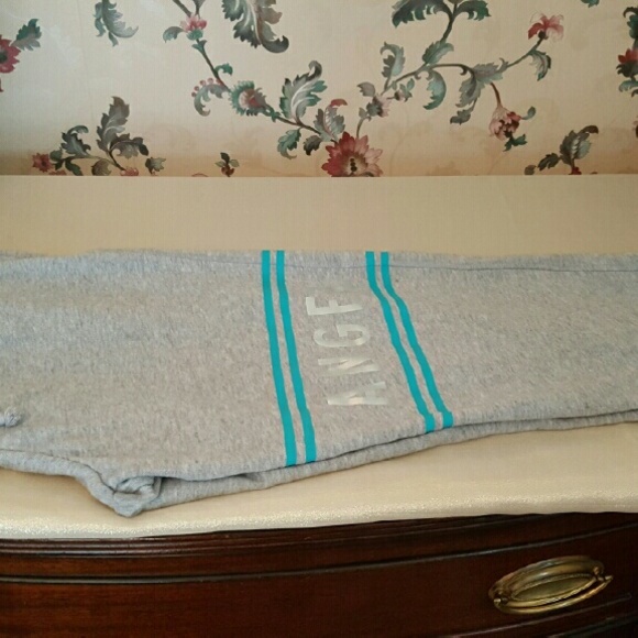 VICTORIA SECRET JOGGING PANTS