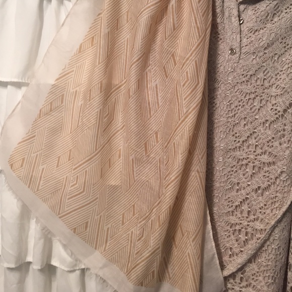 Beautiful charming Charlie scarf💕💕💕