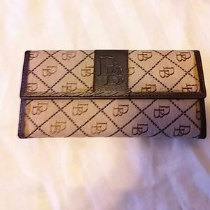 LAST FEW. DAYS.! Doony and Bourke Wallet