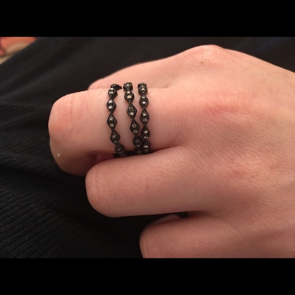 Bettina Duncan black diamond band. - Picture 1 of 2