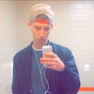 Meet your Posher, Robert