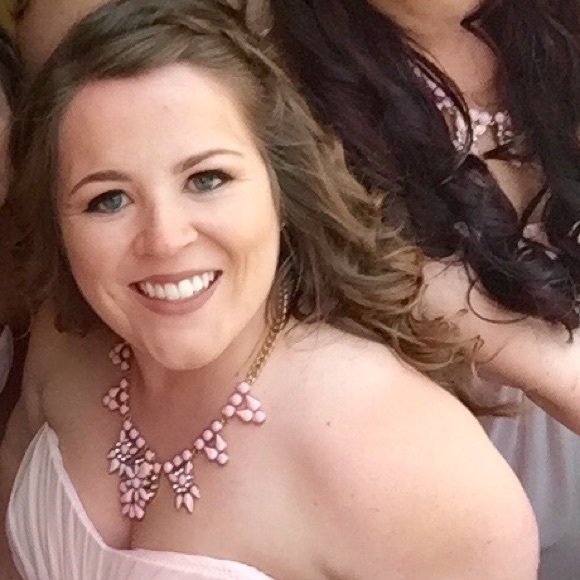 Meet your Posher, Courtney