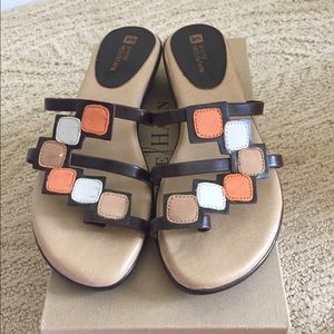 White Mountain Multi Color Sandals