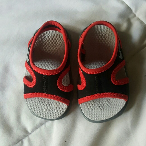 Infant Nike sandals