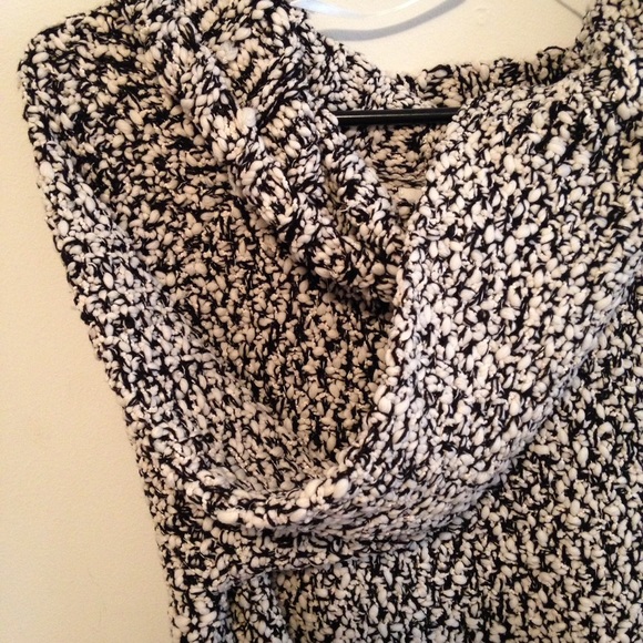NWT! Super soft oversized knit sweater NWT - Picture 2 of 4