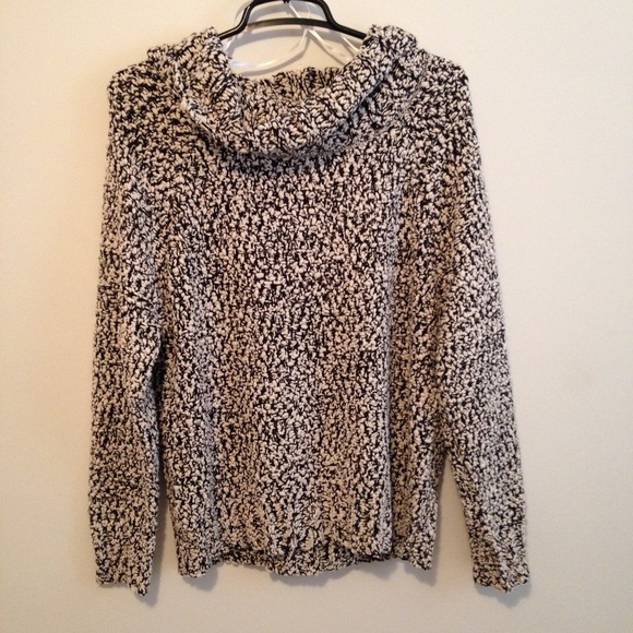 NWT! Super soft oversized knit sweater NWT - Picture 3 of 4