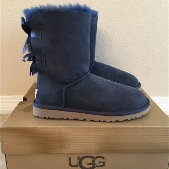 ⛔️SOLD⛔️UGG Bailey Bow Navy Women Size 6