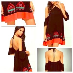 💃🏻LULUS Festive Black Dress w/Embroidery💃🏻