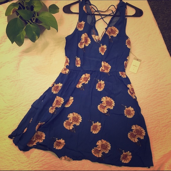 Floral Strappy Mini Dress - Picture 4 of 8