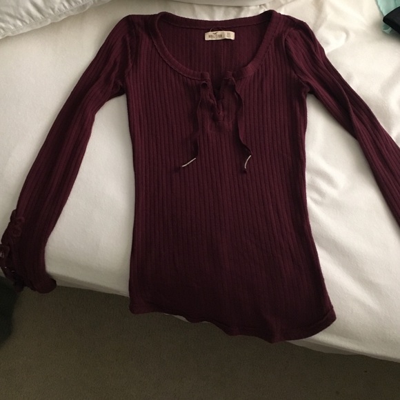 red hollister long sleeve