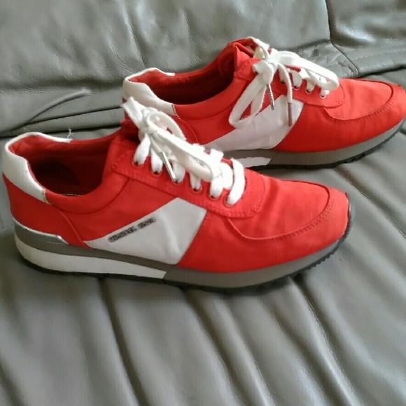 Michael kors sneakers size 9
