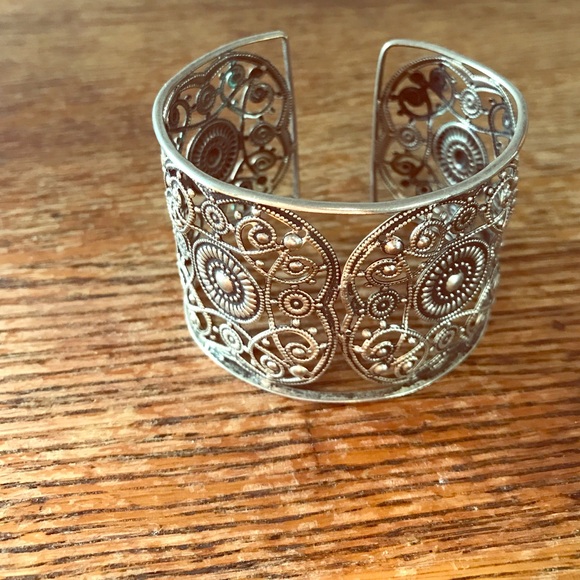 Silver vintage looking bracelet