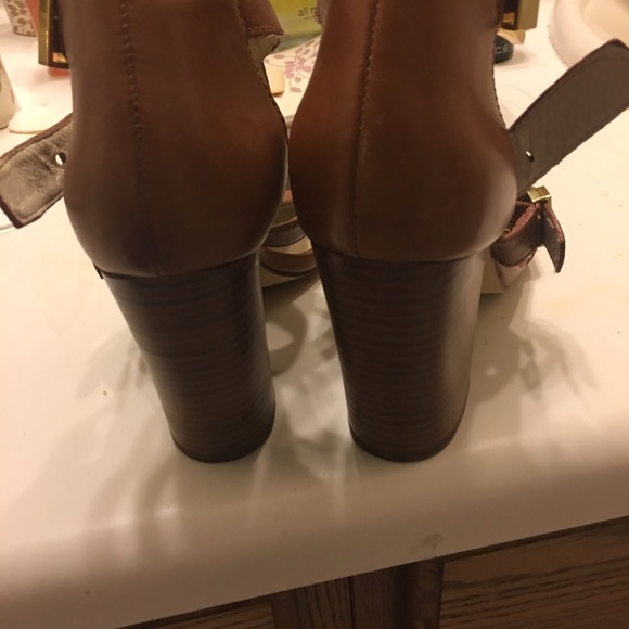 Shoes - Picture 2 of 4