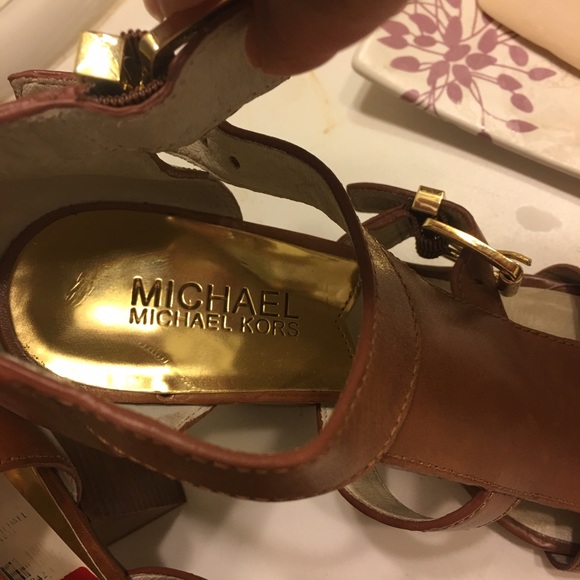 Shoes - Picture 3 of 4