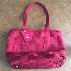 Harvey's seatbelt bag red