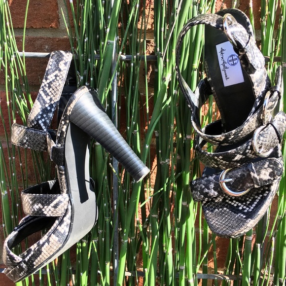 Hot In Hollywood Snake Print Ankle Strap Heels 6M
