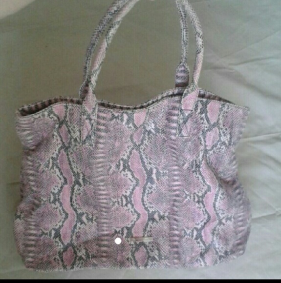 BCBG shoulder bag in pink ,like new