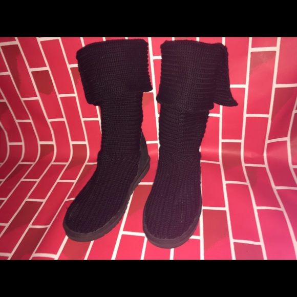 Black Sweater Uggs