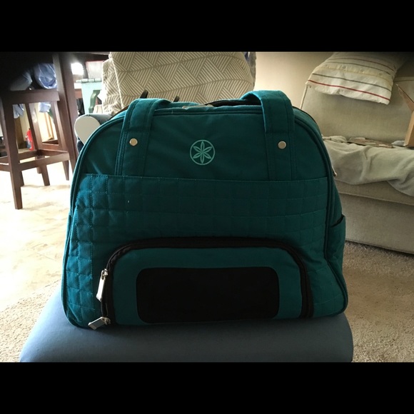 LuLu Lemon gym bag. EUC. Used few x Only 6 mos old