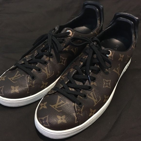 ❌SOLD❌Louis Vuitton Men's Monogram Sneakers Size 9