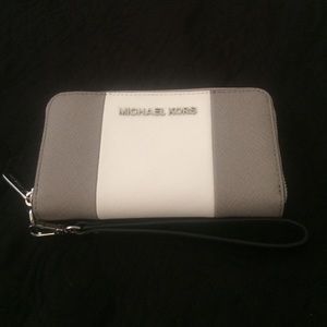 Michael Kors wristlet wallet