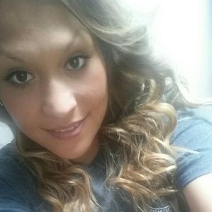 Meet your Posher, Alexia