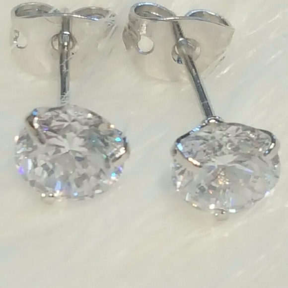 18K WhiteGold Plated Oval Shape Halo Stud Earrings - Picture 3 of 4