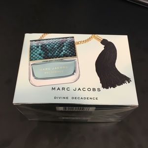 NEW Marc Jacobs Divine Decadence Perfume