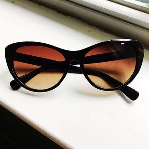 Betsey Johnson Cat eye sunglasses