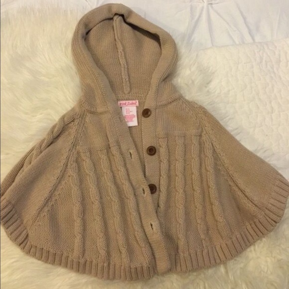 Cute and very stylish. Looks new. - Picture 1 of 2