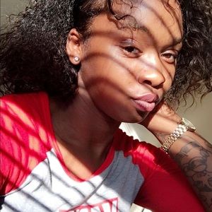 Meet your Posher, Desiree