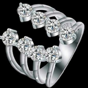 Beautiful platinum open ring