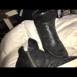 Black Steve Madden High Top (hidden wedge)