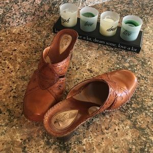 Clarks Artisan Collection Wedge Clogs