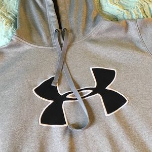 Under Armor Gray Sweatshirt Size M