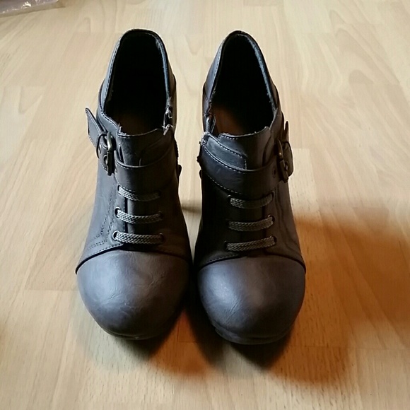 Ankle high boots