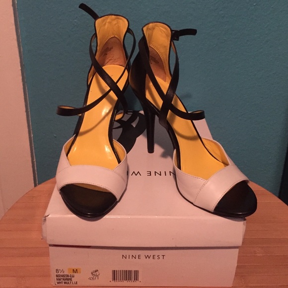 New Nine West Peep Toe Sandals