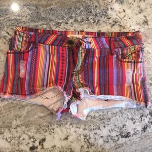 Great short shorts! Such a fun design!