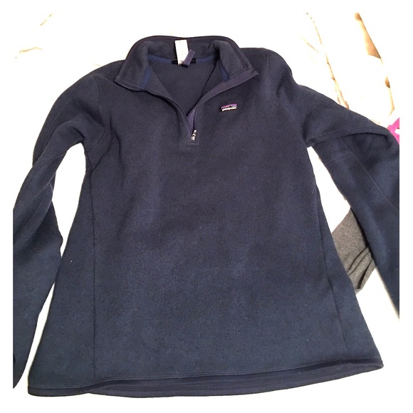 Navy Patagonia pullover